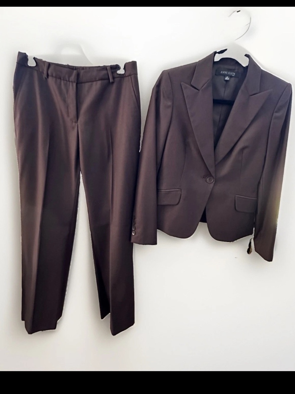 Anne Klein Women’s 2P Petite Brown Pant Suit Set Solid One-Button Notch